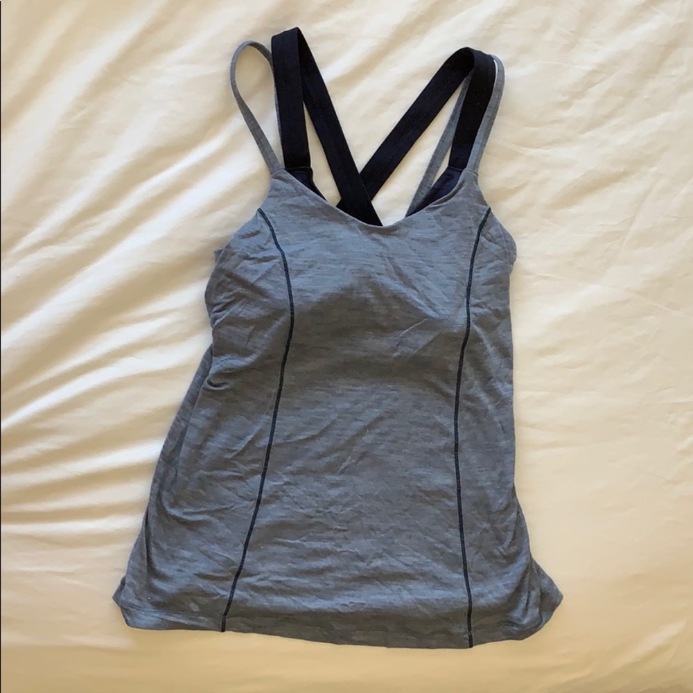 Lululemon workout top